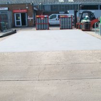 Odbudowa uszkodzonej powierzchni z użyciem materiału Belzona 4131 (Magma-Screed)